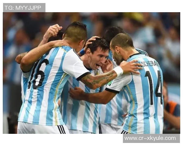 奥尔莫谈梅西与亚马尔的比较并表达自己对10号位的热爱 奥尔莫谈梅西与亚马尔的比较并表达自己对10号位的热爱