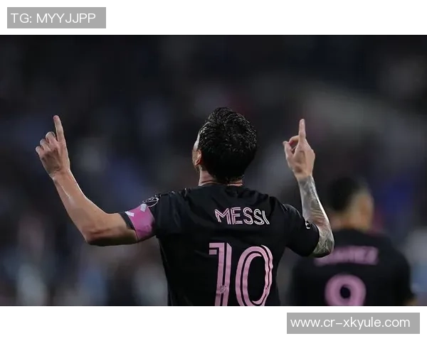 特朗普白宫新风尚与C罗合影高调挂墙引发热议