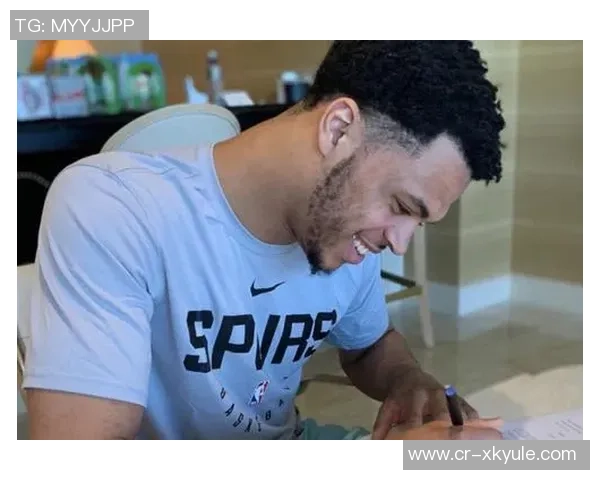 韦瑟斯庞半场表现出色13投6中贡献16分1板2助4断展现得分能力